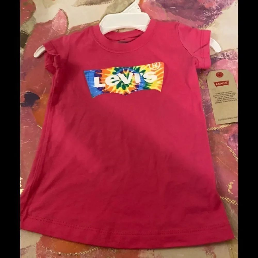 💥Levi’s Graphic T-Shirt Short Sleeve Size :4 & 6 - Picture 3 of 7